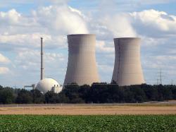 Zatím poslední uzavřenou jadernou elektrárnou v Německu je Grafenrheinfeld (zdroj Reiner Lippert, Wikimedia).