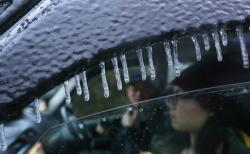 Motoristé v ostřikovačích nemrznoucí směs neznají. Kredit: Felix Wong