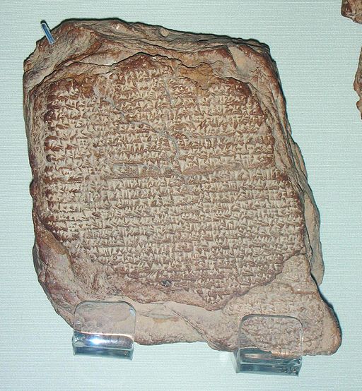 Babylonská tabulka, prý se záznamem o pozorování Halleyovy komety roku 164 před n. l. Kredit: Wikimedia Commons.