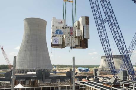 Instalace nejtÄ›ĹľĹˇĂ­ho modulu reaktoru AP1000 s oznaÄŤenĂ­m CA01 u tĹ™etĂ­ho bloku elektrĂˇrny Vogtle (zdroj Georgia Power).