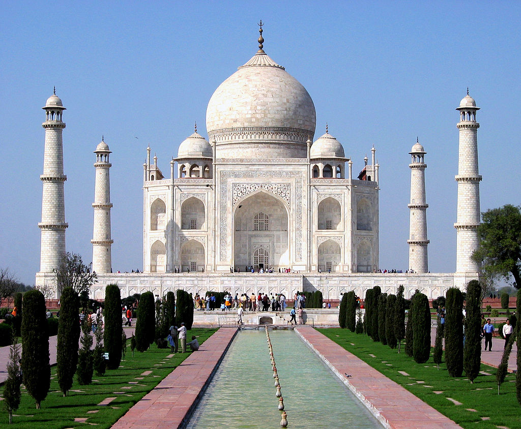 Tádž Mahal, symbol státu Uttarpradéš a celé Indie je považován za  jeden z nových sedmi divů světa. (Kredit: Dhirad, Wikipedia CC BY-SA 3.0)