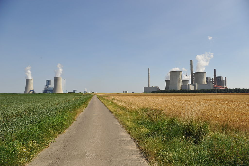 Uhelná elektrárna Neurath patří k největším v Evropě (zdroj Wikimedia).