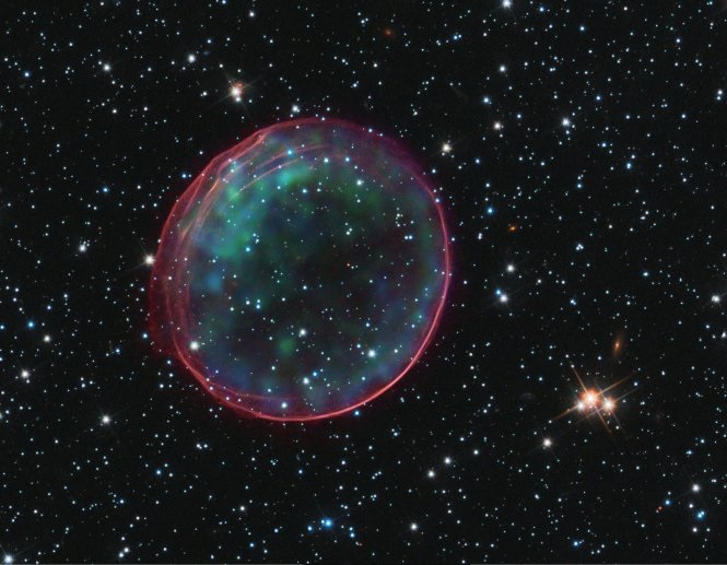 Elegantní pozůstatek supernovy Ia SNR 0509-67.5. Kredit: NASA/CXC/SAO/J Hughes et al/ESA/Hubble Heritage Team.
