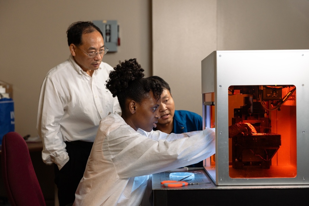 Měření tepelné vodivosti. Kredit: University of Houston.