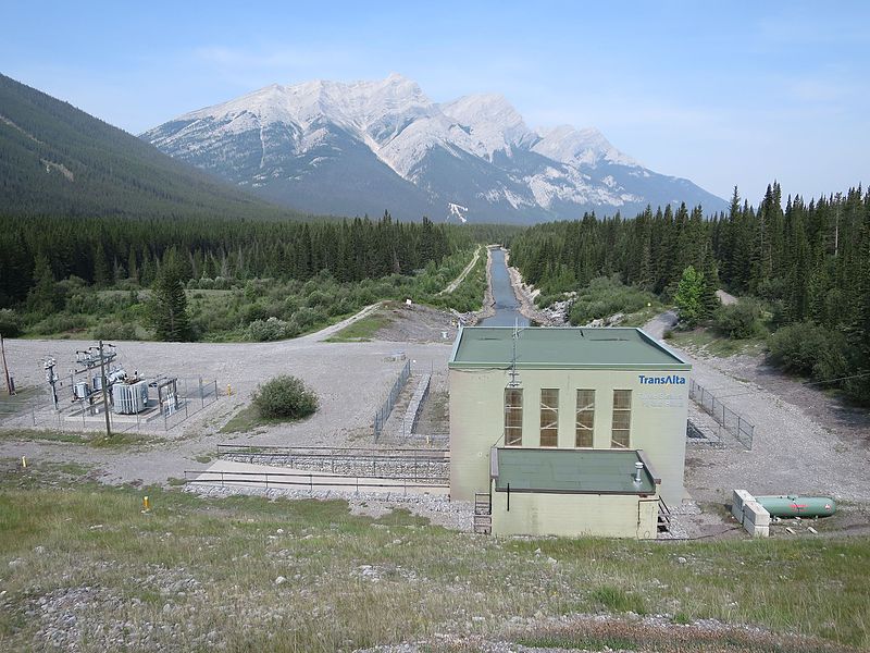 Three Sisters HP. Kanada je rájem vodních elektráren. Kredit: Ingo Schwarze / Wikimedia Commons.