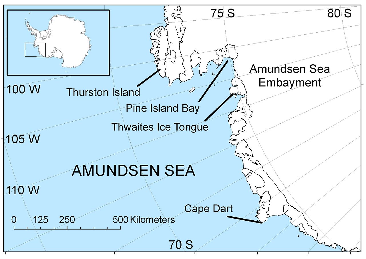 Amundsenovo moře a oblast označovaná jako „ASE“ (Amundsen Sea Embayment). Autor: Polargeo, veřejná doména.