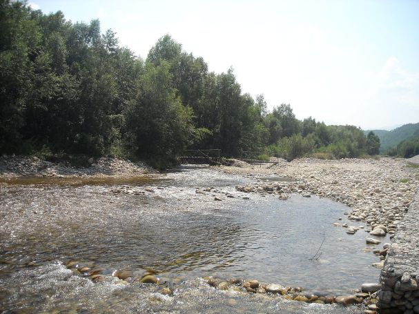 Rumunská řeka Sibi?el, protékající oblastí velmi bohatou na zkameněliny z období pozdní křídy. Nedaleko řečiště se nacházejí výchozy geologického souvrství Sânpetru, v nichž byla objevena dinosauří fauna tzv. ostrova Ha?eg. Právě z této oblasti pochá