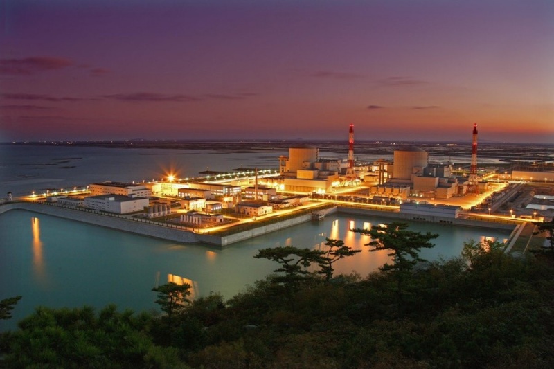 Elektrárna Tchien-wan, ve které pracují čtyři bloky VVER 1000 a připravuje se výstava dvou bloků VVER1200 (zdroj Atomenergomaš).