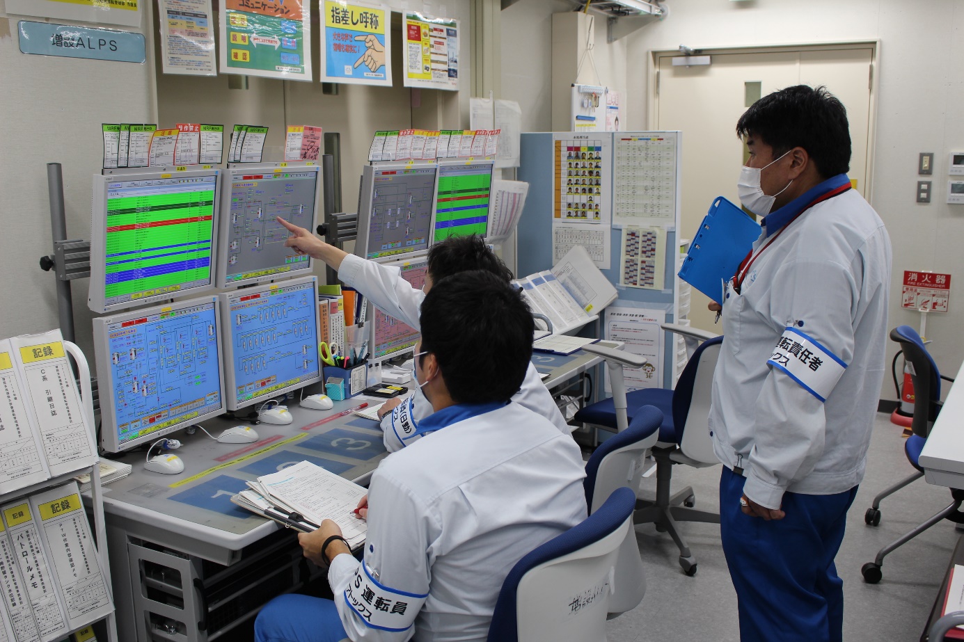 Dálkové ovládání dočišťování radioaktivní vody (zdroj TEPCO).