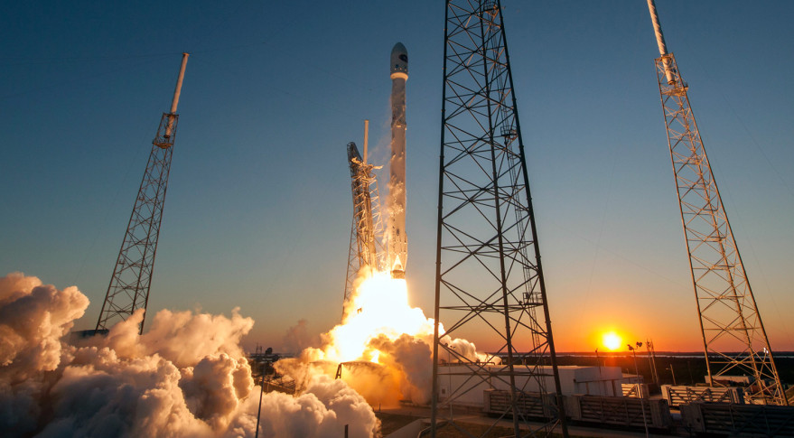 Start rakety Falcon 9 spoleÄŤnosti SpaceX (zdroj SpaceX).