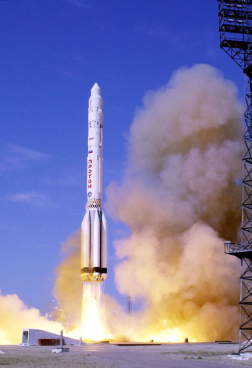 Start rakety Proton. Po počátečních problémech se tato raketa stala velmi spolehlivým nosičem (zdroj NASA)