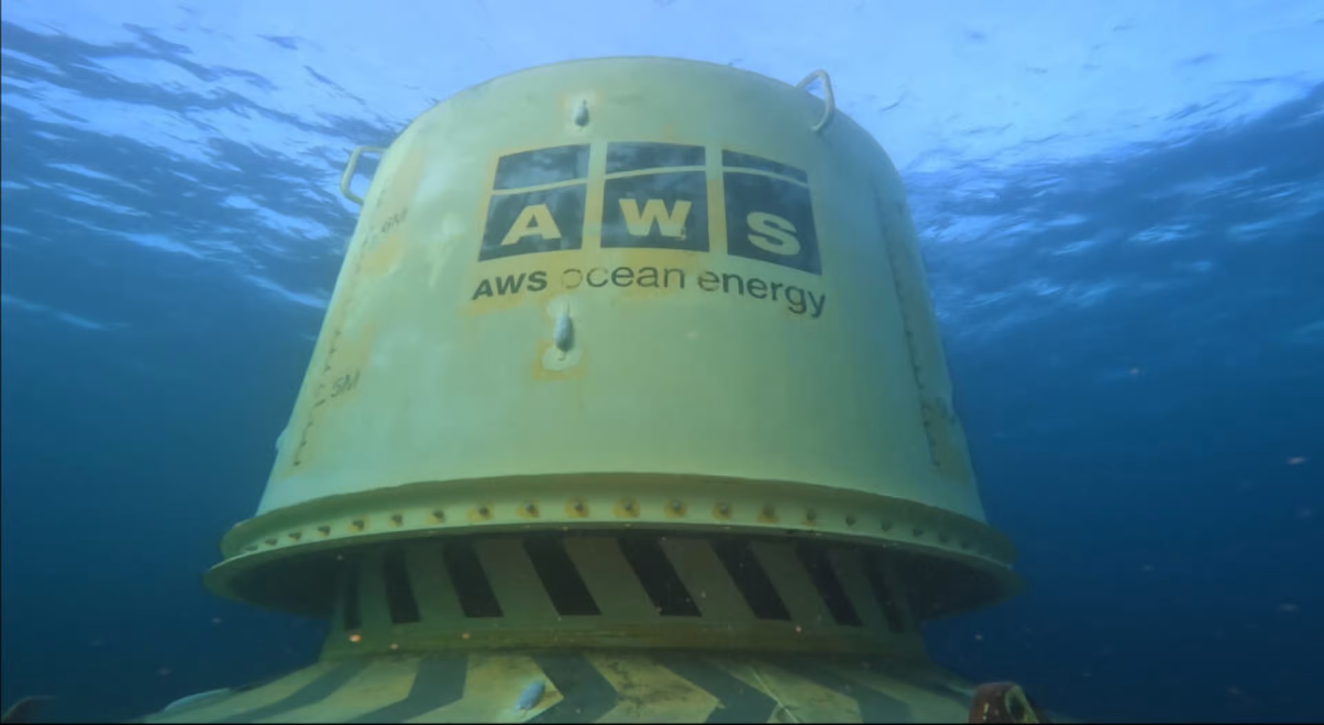 Ponořená plechovka. Kredit: AWS Ocean Energy.