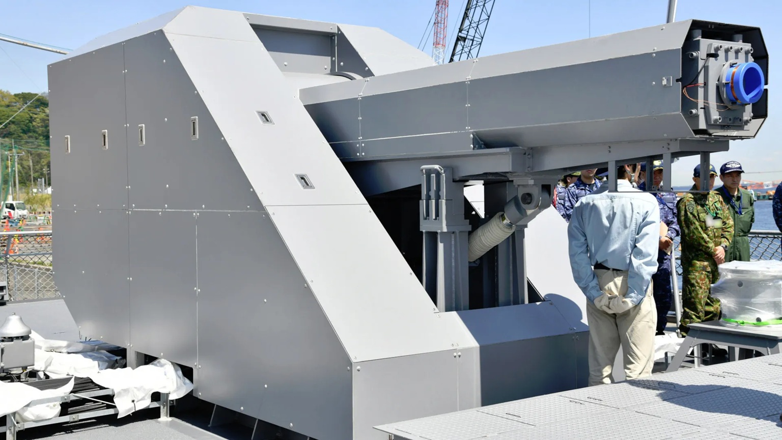 Japonský railgun už připomíná námořní zbraň. Kredit: JMSDF.