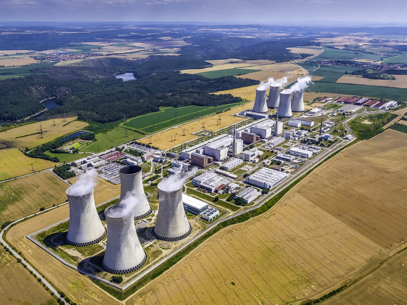 Čtyři bloky VVER440 v Dukovanech by mohly běžet až do roku 2055 a doplnit by je mohly dva bloky APR1000 (foto ČEZ).