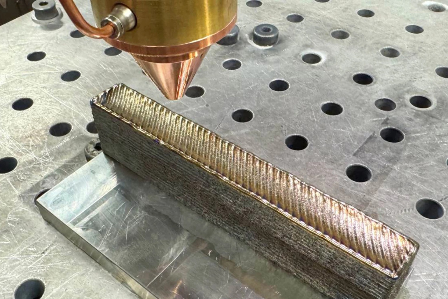Nová 3D tištěná slitina titanu. Kredit: Ryan Brooke/RMIT University.