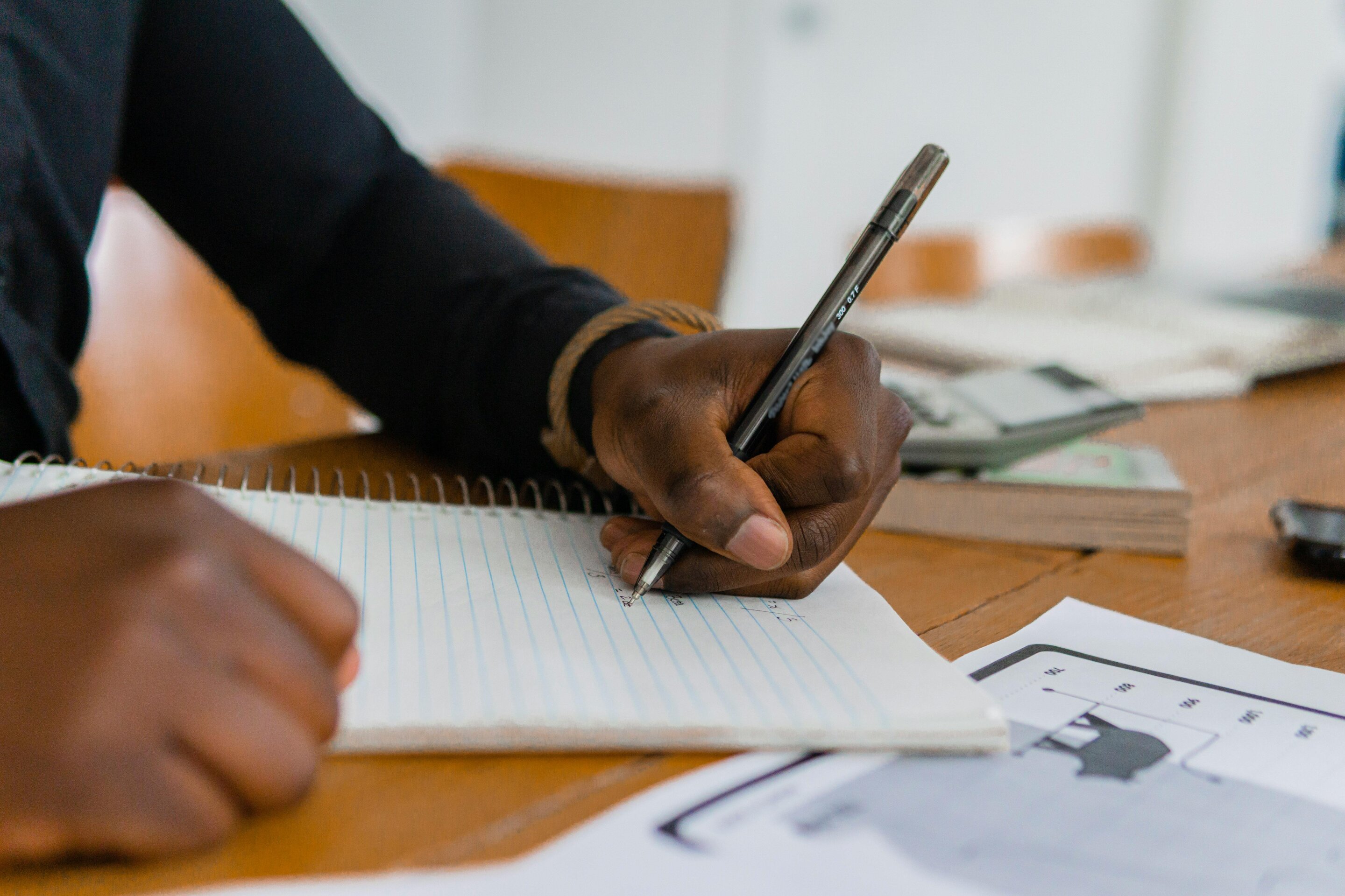 Pravorukost má nespornou výhodu. Levorukost také! Zdroj: Produkce PNW Pexels