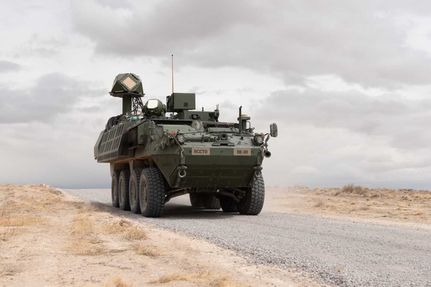 Laserový Stryker DE M-SHORAD. Kredit: Jim Kendall / US Army.