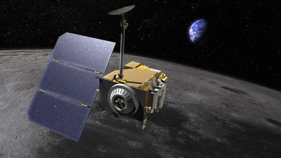 Družice Lunar Reconnaissance Orbiter provádí velmi přesné studium topografie Měsíce (zdroj NASA).