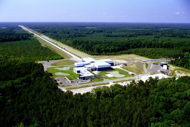 LivingstonskĂˇ observatoĹ™ LIGO v LouisianÄ›. Kredit: LIGO Scientific Collaboration/NSF