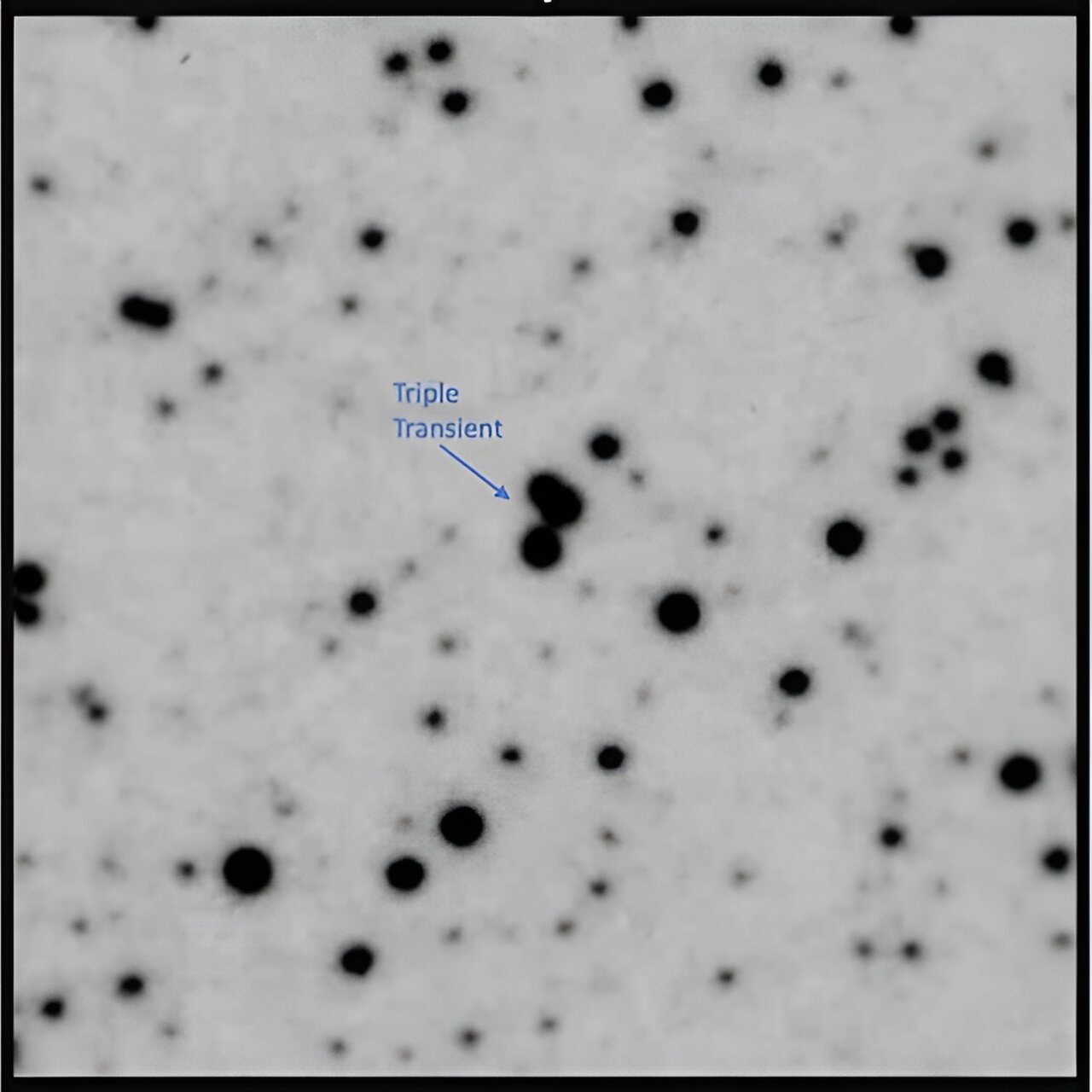 Trojice, která zmizela. Kredit: Palomar Observatory/Solano, et al. (2023).