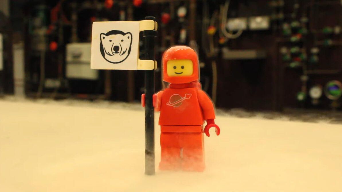 Nejvíc cool LEGO ve vesmíru! Kredit: Lancaster University.
