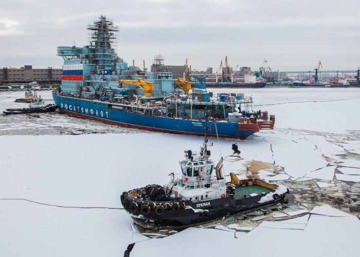 Práce na atomovém ledoborci Arktika (zdroj OCK – United Shipbuilding Corporation).