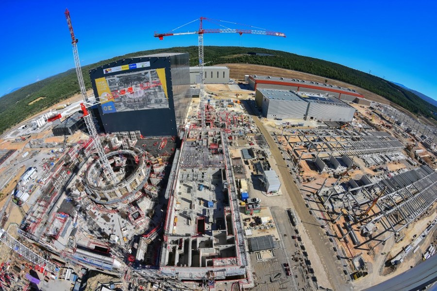 Na budování fúzního reaktoru ITER se intenzivně pracuje a výsledky jsou vidět (zdroj ITER).