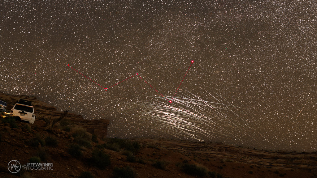 Stopy Starlinků v souhvězdí Cassiopeia. Zdroj: https://catchingtime.com/