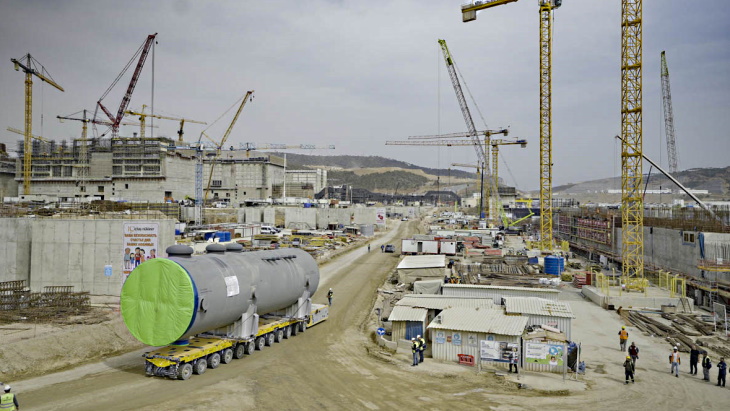 Na třetí blok turecké elektrárny Akkuya byly dopraveny první těžké komponenty vnitřního vybavení (zdroj Akkuyu Nuclear).