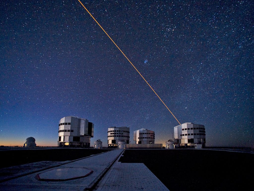 Very Large Telescope na Cerro Paranal. Kredit: ESO/ S. Brunier.