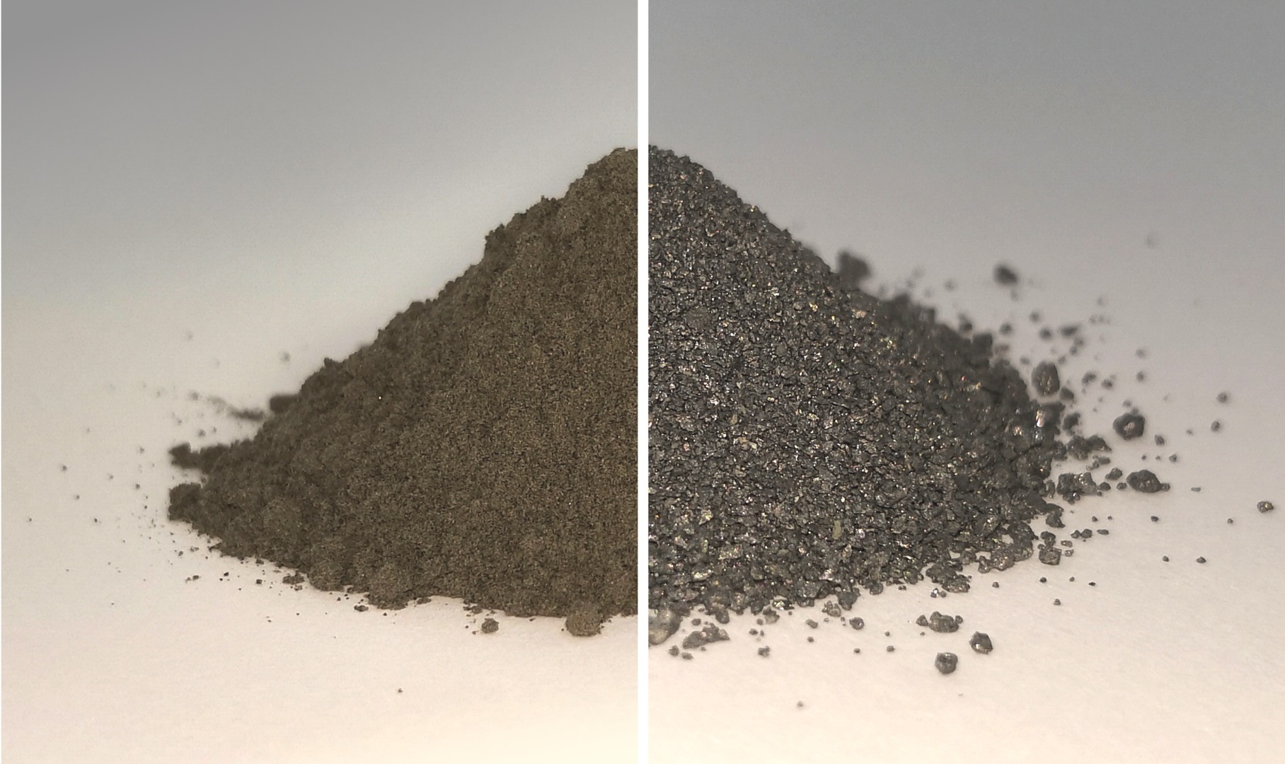 Vlevo regolit, vpravo regolit po elektrolýze tavených solí. Kredit: ESA.