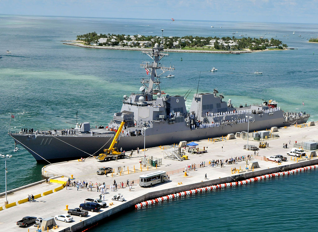 USS Spruance, torpĂ©doborec tĹ™Ă­dy Arleigh Burke. Kredit: US Navy.