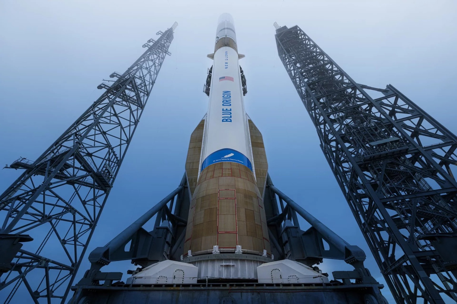 New Glenn na rampě. Kredit: Blue Origin.