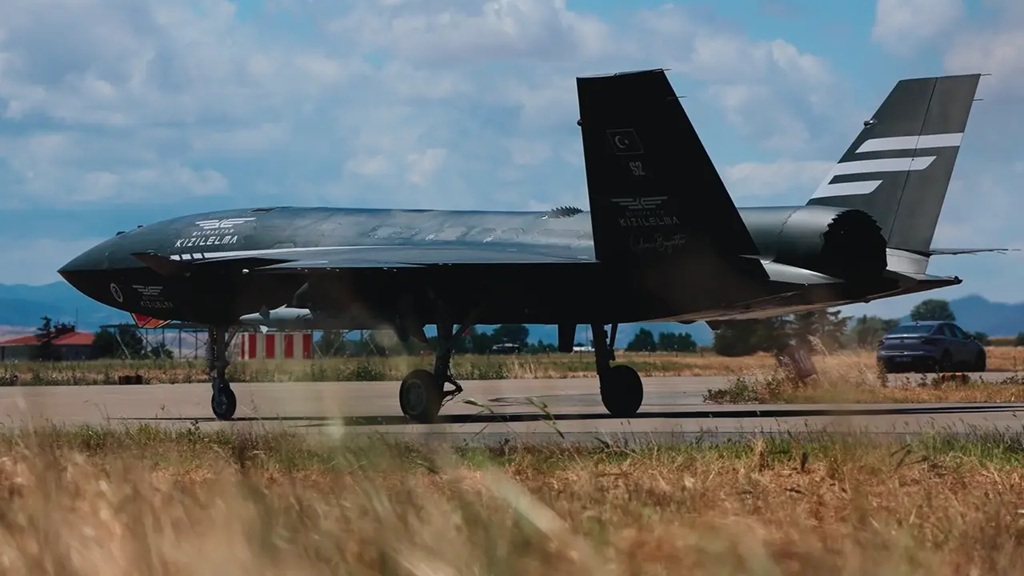 KIZILELMA s raketami JET-230. Kredit: Baykar.