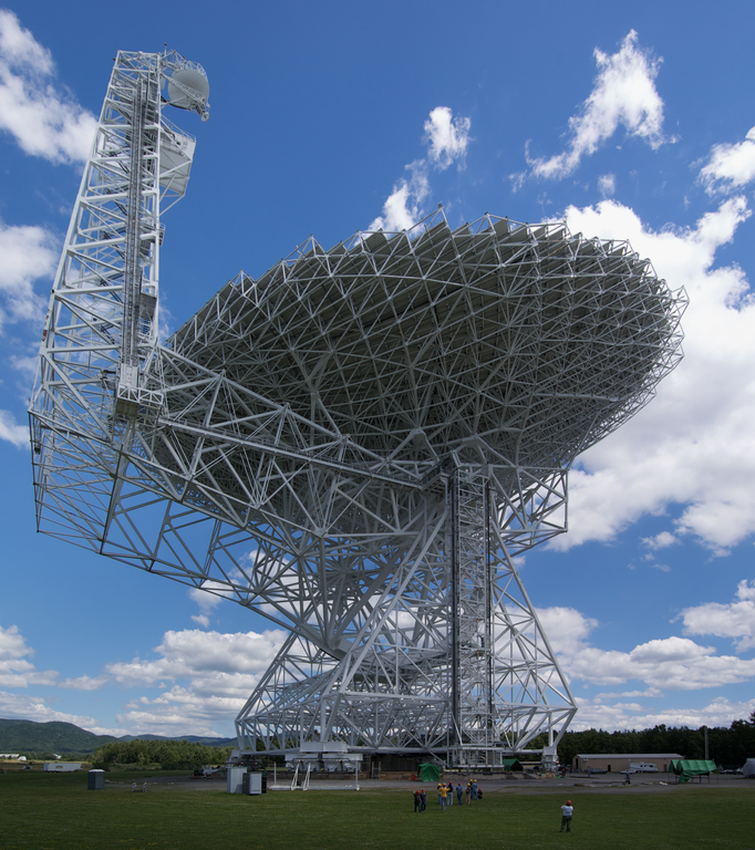 Teleskop Green Bank zatĂ­m pĹ™eĹľije. Kredit: Geremia / Wikimedia Commons.