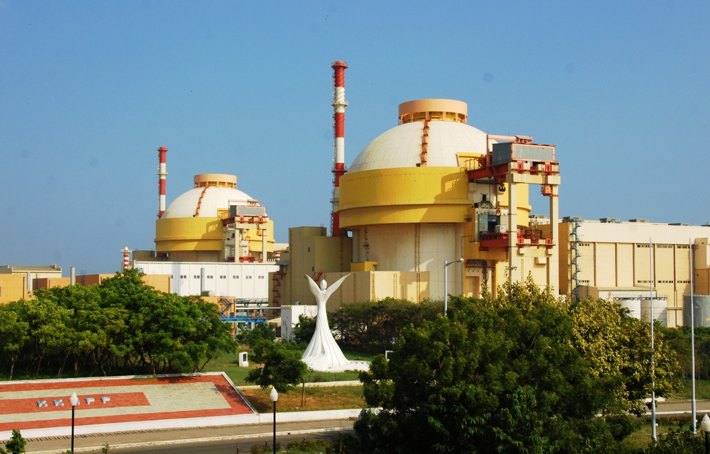 První dva bloky VVER1000 jaderné elektrárny Kudankulam (zdroj Wikipedia, Reetesh Chaurasia).