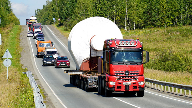 Dodávka turbogenerátoru pro rychlý reaktor BREST-300-OD (zdroj TVEL).