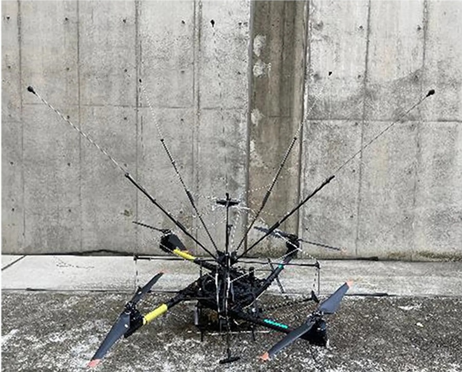 Skutečný bleskosvodný dron. Kredit: NTT.