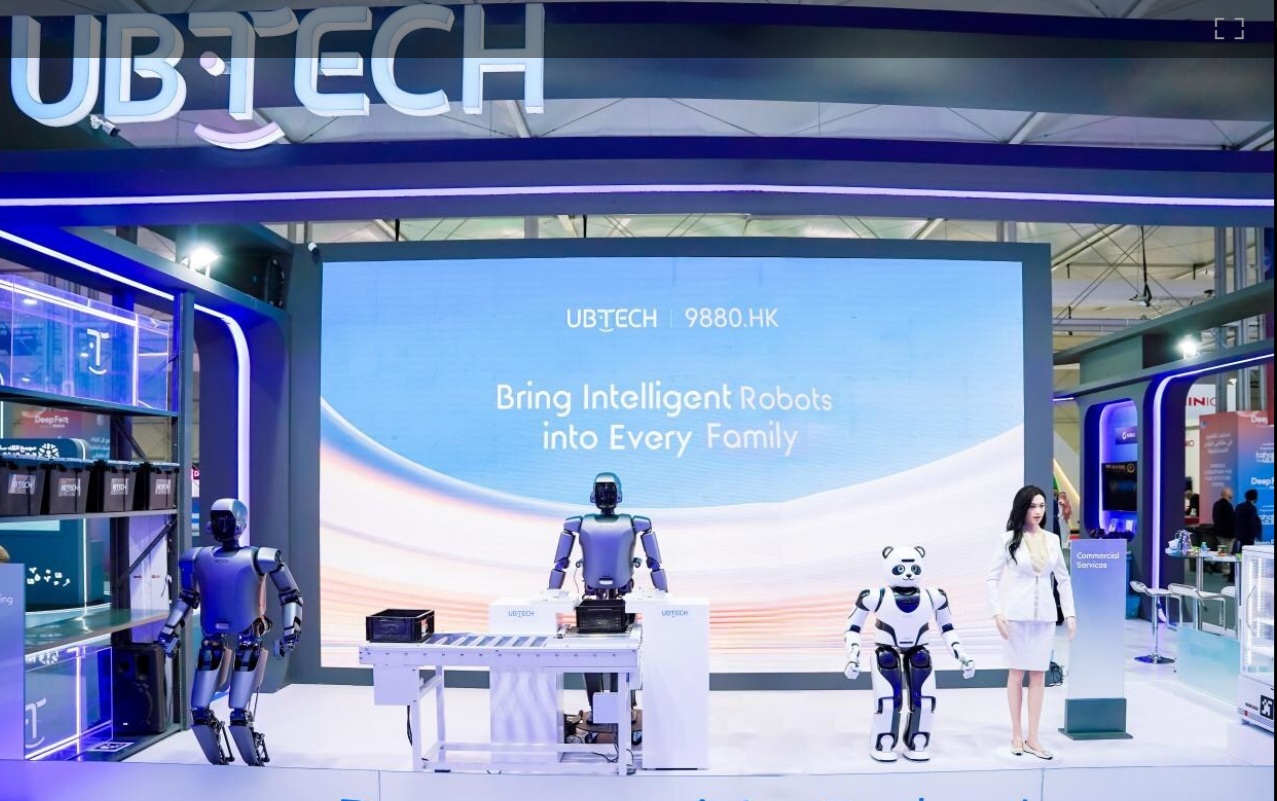Roboti UBTECH na letošním LEAP 25 v Rijádu. Kredit: UBTECH.