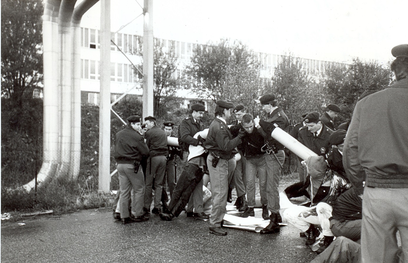 Blokáda Temelína v roce 1995 podporovaná Greenpeace (zdroj Jiří Neustupa, Ekolist).