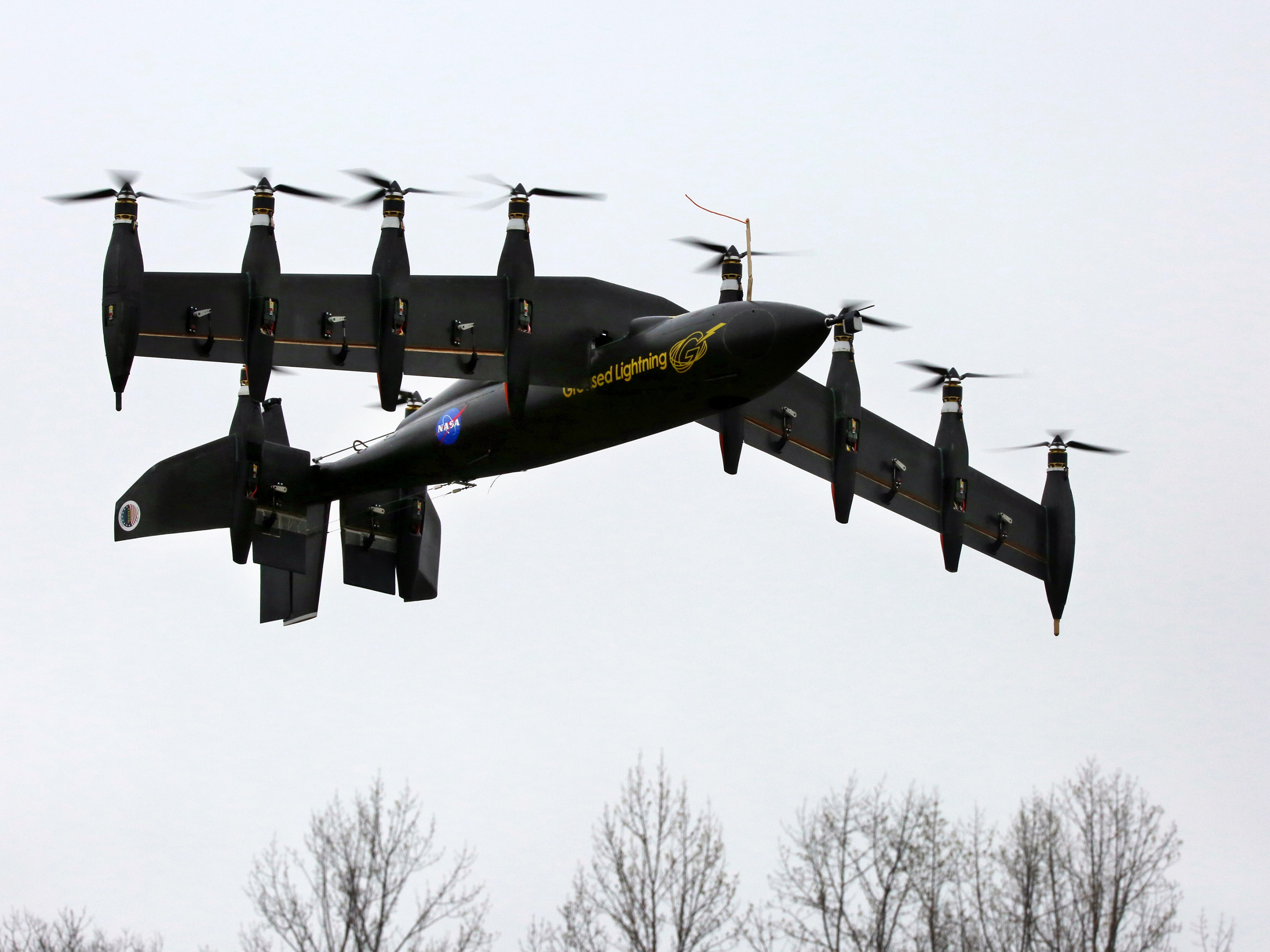 Greased Lightning GL-10 intenzivnÄ› testuje. Kredit: NASA Langley/David C. Bowman.