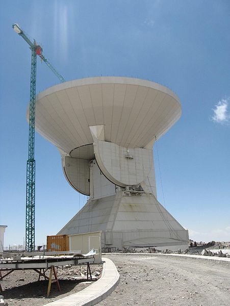 Large Millimeter Telescope Alfonso Serrano. Kredit: Lyuten / Wikimedia Commons.
