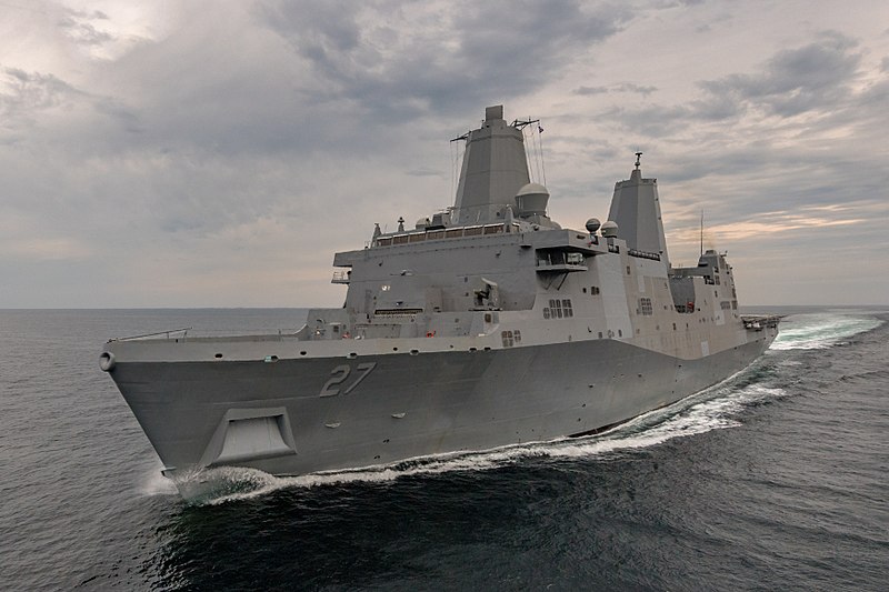 USS Portland v Mexickém zálivu. Kredit: Lance Davis/U.S. Navy.