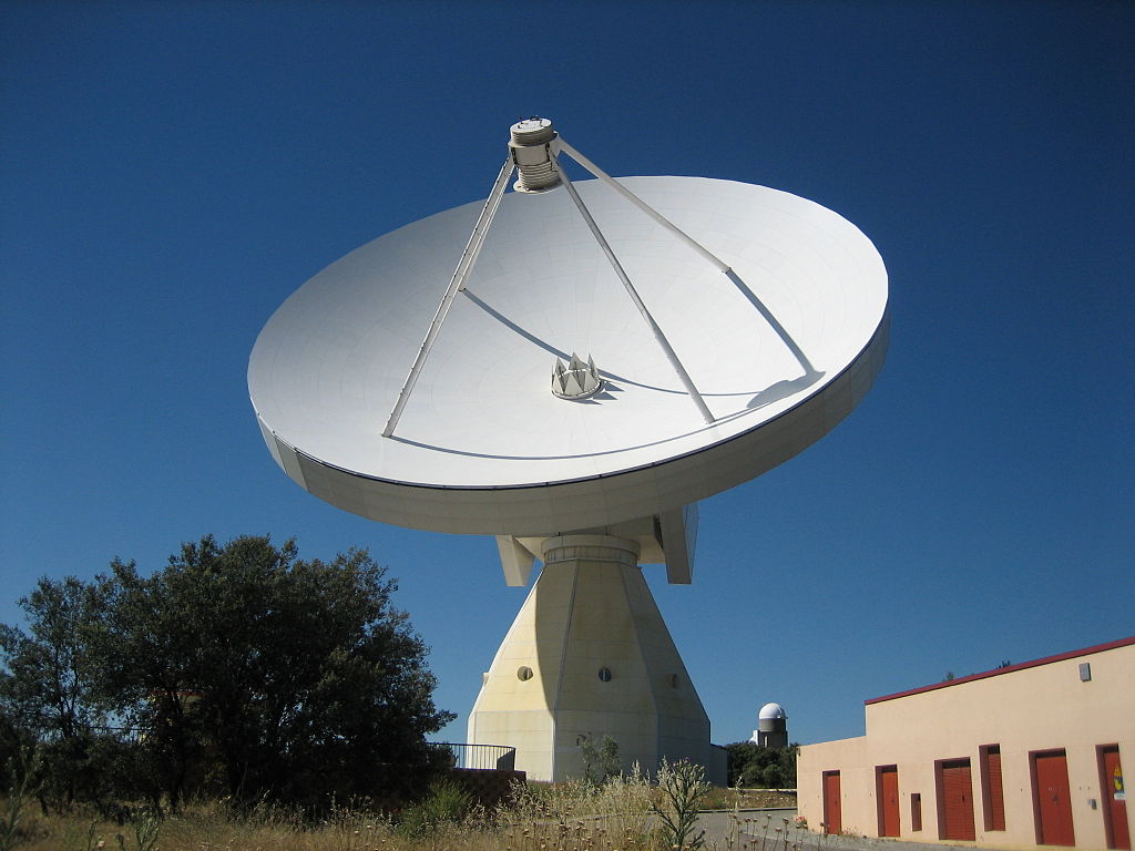 Yebes Observatory RT40m. Kredit: Yebes / Wikimedia Commons.
