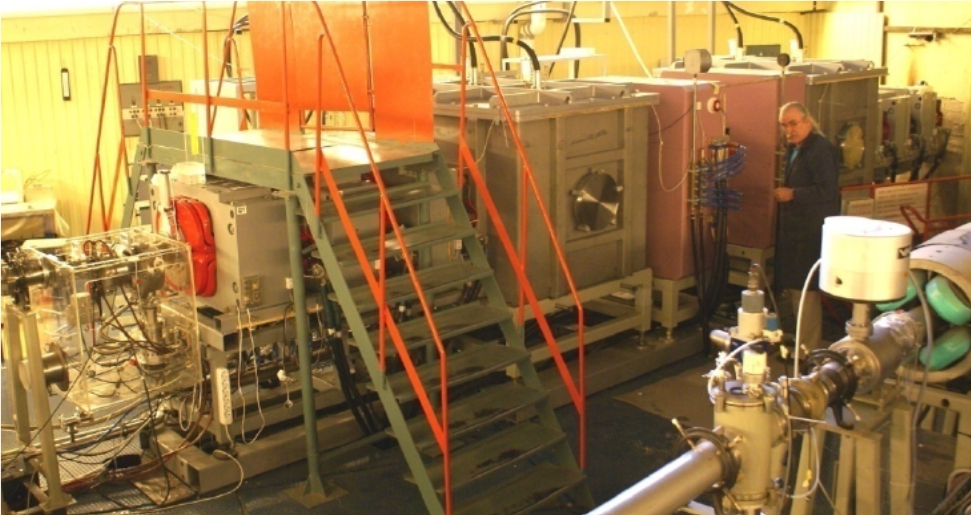 Jedno z nových zařízení – rychlostní filtr SHELS (Separator for Heavy ELemental Spectroscopy) (zdroj JINR Dubna).