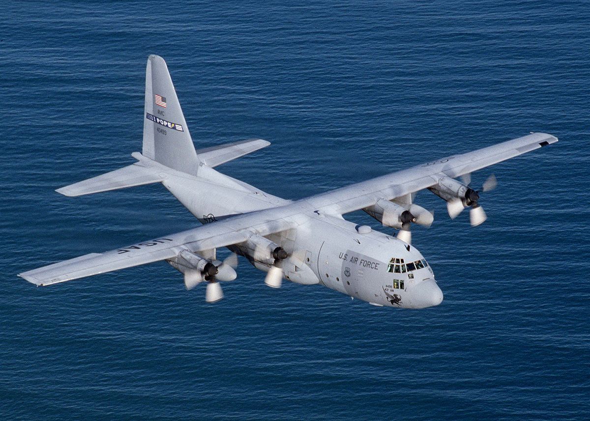 Dnes jiĹľ legendĂˇrnĂ­ transportnĂ­ letoun Lockhhed C-130 Hercules. Kredit: Tech. Sgt. Howard Blair / US Air Force