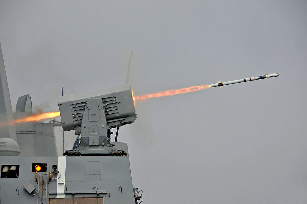 Palba systému RIM-116 Rolling Airframe Missile. Kredit: US Navy.