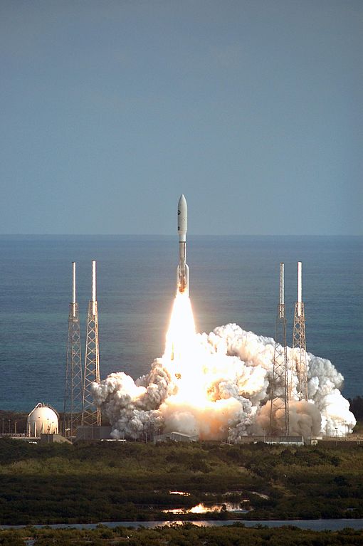 Start rakety Atlas VÂ se sondou New Horizons, 19. ledna 2006. Kredit: NASA / Kim Shiflett.