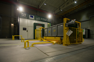 Vyřazení první várky uhlíkaté oceli z Černobylské jaderné elektrárny (zdroj ChNPP)