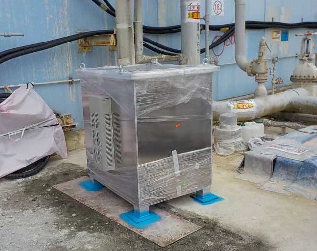 Instalace zaĹ™Ă­zenĂ­ pro detekci kosmickĂ˝ch mionĹŻ (zdroj TEPCO).